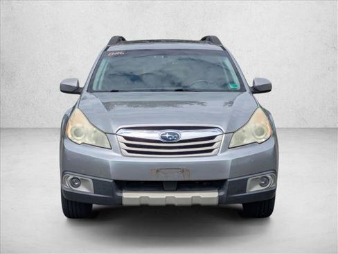 Used 2011 Subaru Outback 3.6R Limited AWD/4WD image 2