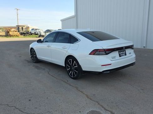 Used 2023 Honda Accord Touring image 8