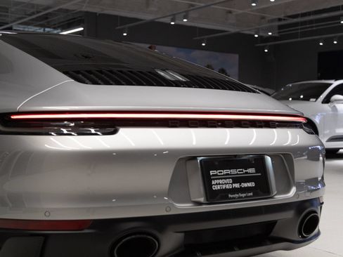 Certified 2023 Porsche 911 Carrera GTS RWD image 32