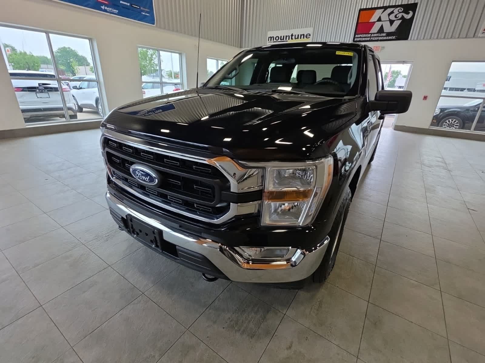 Used 2022 Ford F150 XLT w/ Trailer Tow Package AWD/4WD image 2