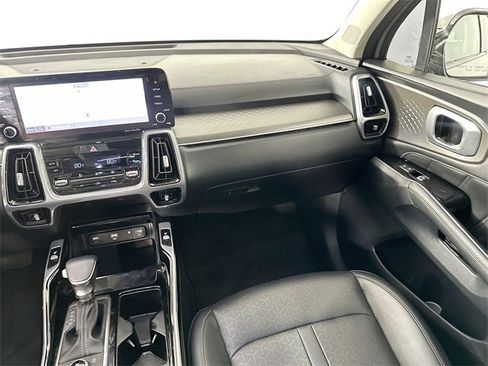 Used 2023 Kia Sorento SX image 28
