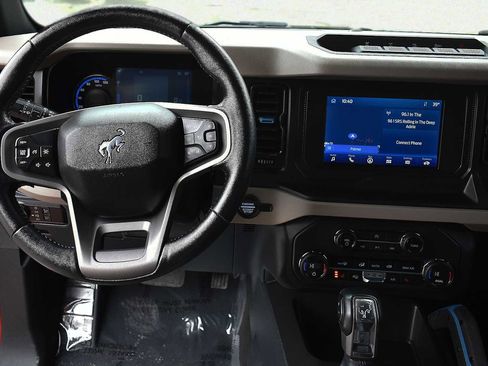 Used 2023 Ford Bronco Wildtrak image 17