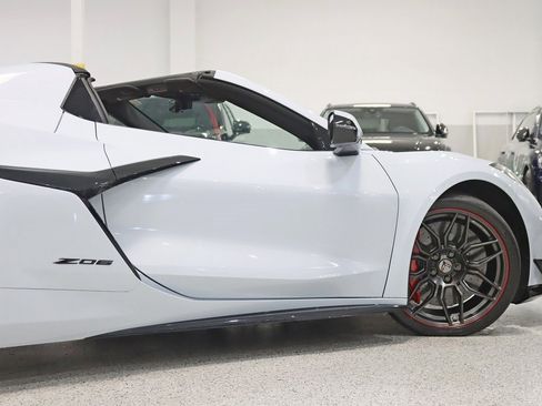 Used 2024 Chevrolet Corvette Z06 w/ Z07 Performance Package image 12