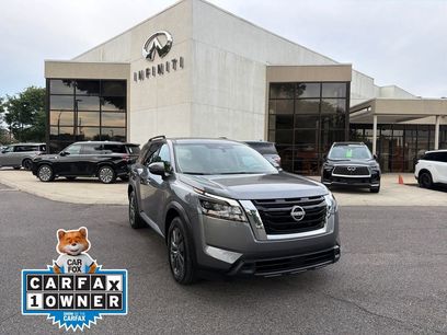Used 2024 Nissan Pathfinder SV