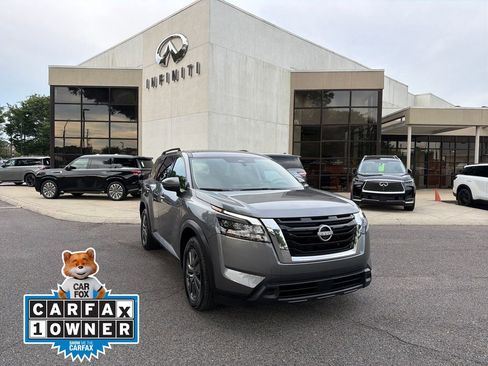 Used 2024 Nissan Pathfinder SV AWD/4WD image 1