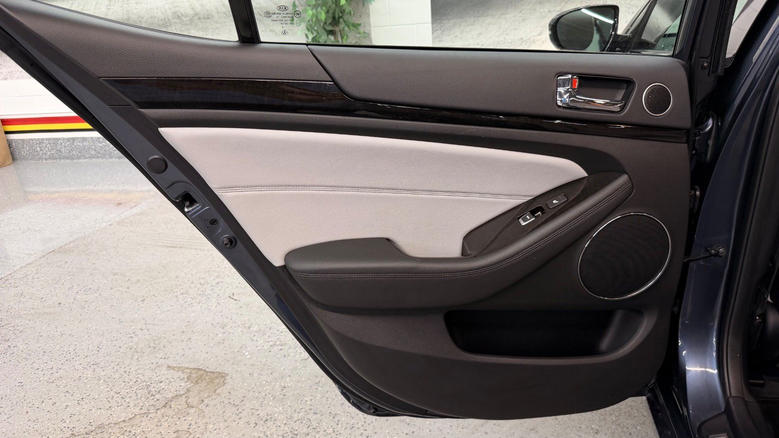 Used 2014 Kia Cadenza Limited FWD image 23
