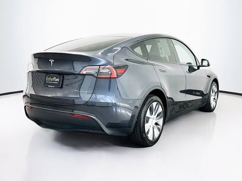 Used 2024 Tesla Model Y Long Range image 9