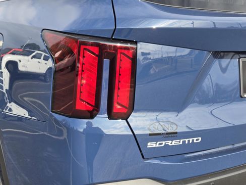 New 2026 Kia Sorento S image 9