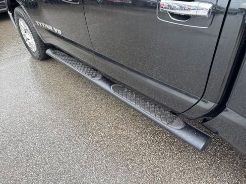 Used 2019 Nissan Titan SV image 10