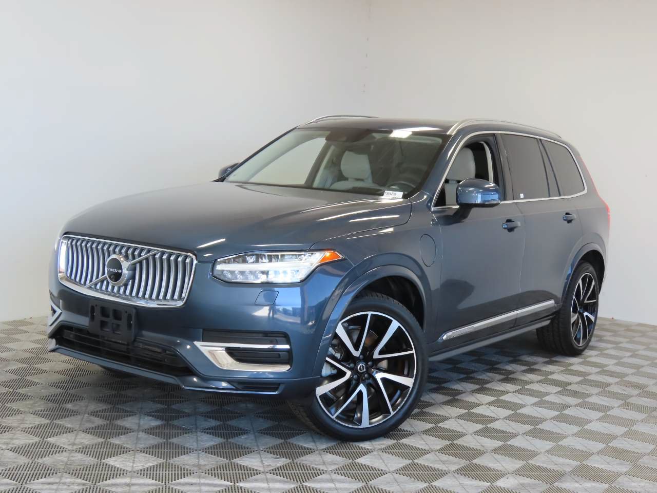 Used 2021 Volvo XC90 T8 Inscription Expression w/ Advanced Package AWD/4WD image 1