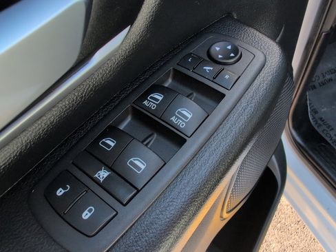 Used 2022 RAM 1500 Big Horn image 23