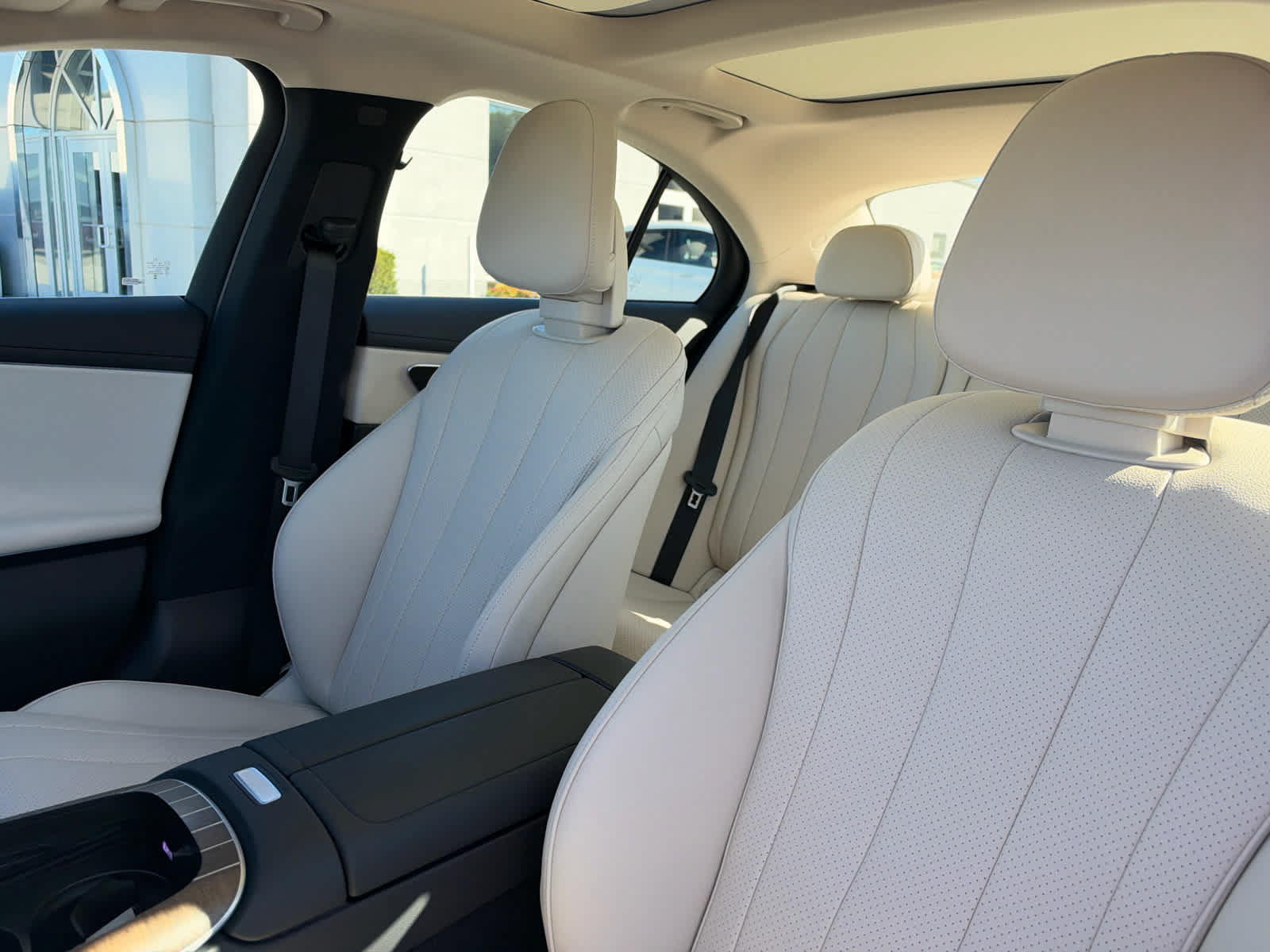 Used 2026 Mercedes-Benz E 350 4MATIC Sedan image 12