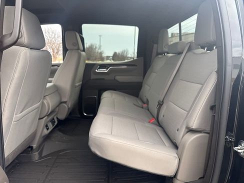 New 2026 GMC Sierra 1500 SLE image 15