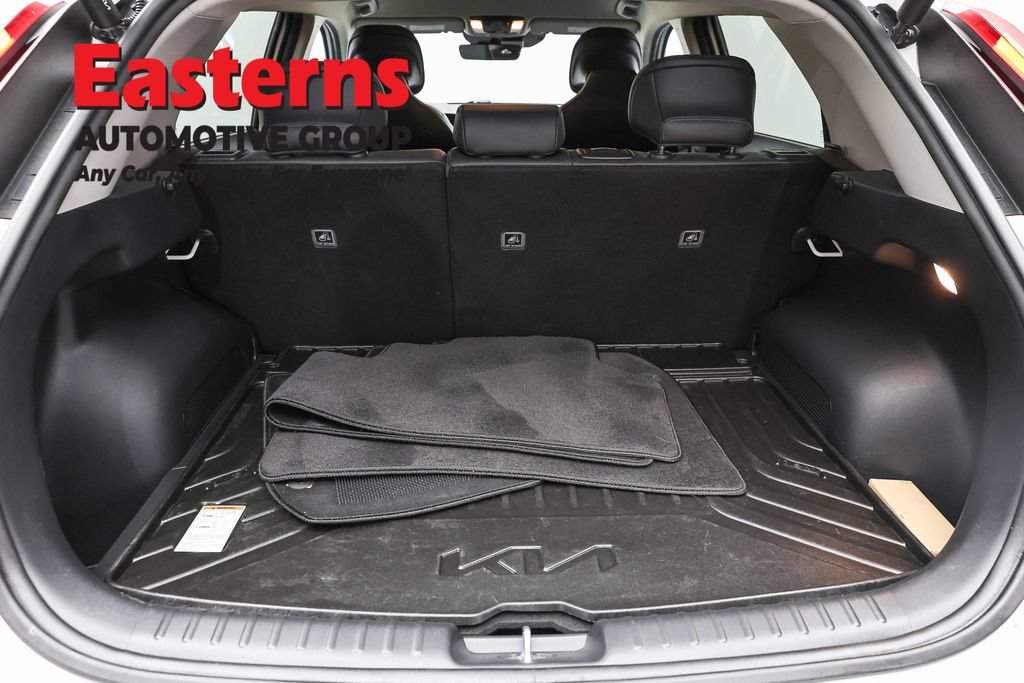 Used 2023 Kia Niro Wind w/ Wind Preserve Package FWD image 10