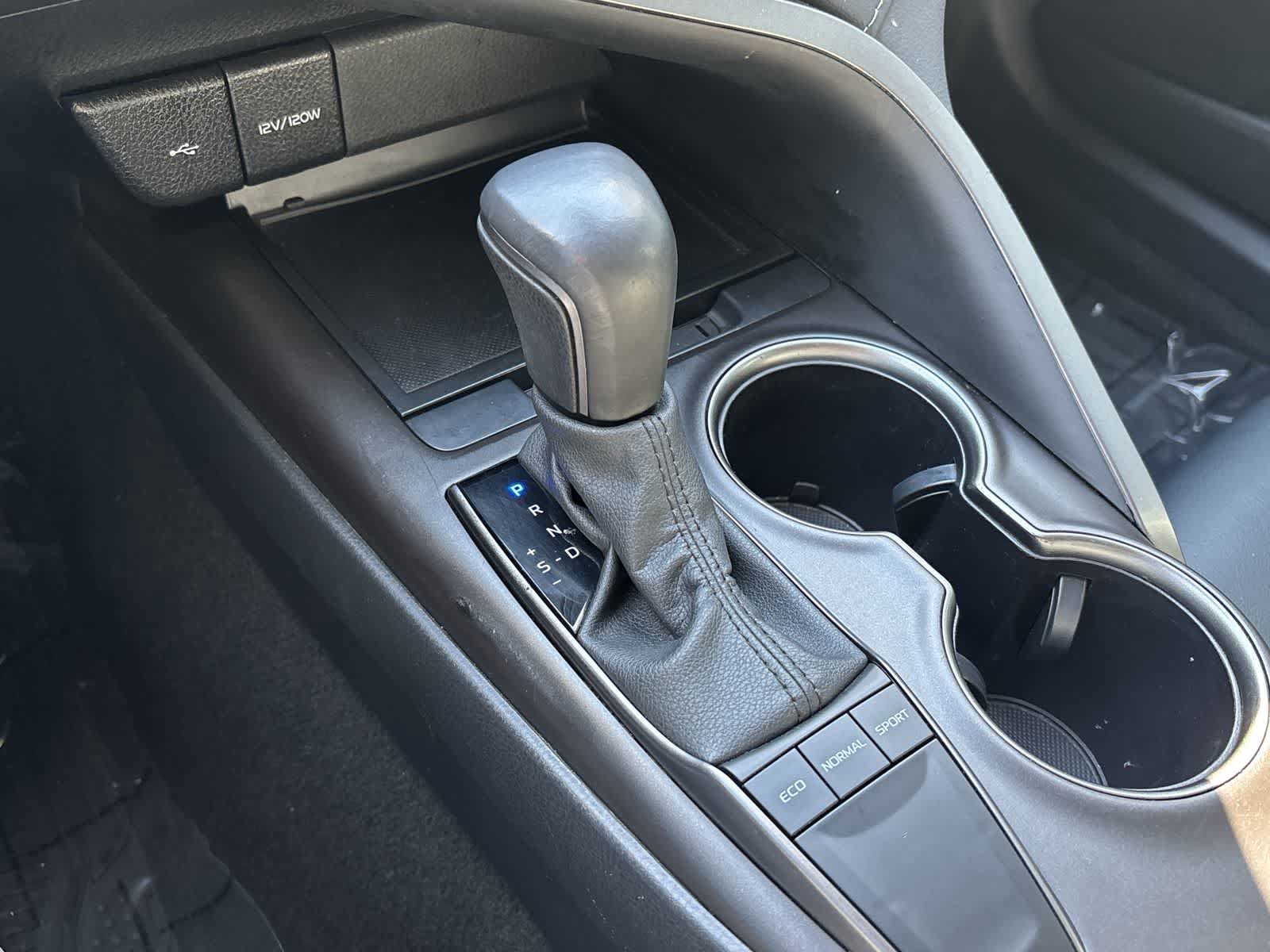 Used 2024 Toyota Camry SE FWD image 21