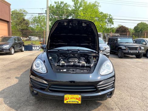 Used 2014 Porsche Cayenne S w/ Comfort Plus Package image 11