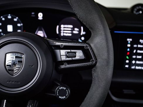 Certified 2025 Porsche Macan Turbo Electric AWD/4WD image 16