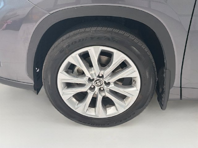 Used 2024 Toyota Highlander Limited AWD/4WD image 26