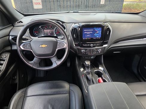 Used 2022 Chevrolet Traverse LT w/ LT Premium Package FWD image 29