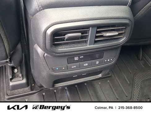 Used 2023 Honda Pilot Touring image 13