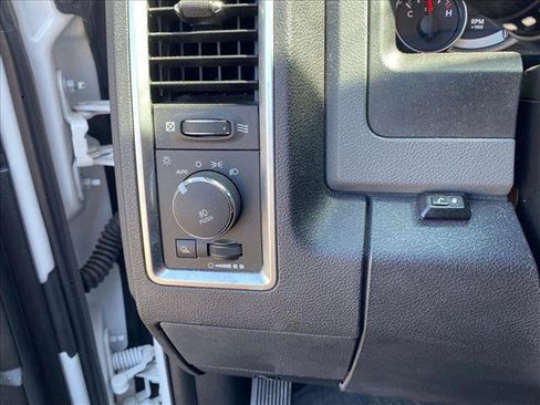 Used 2017 RAM 1500 Big Horn RWD image 12