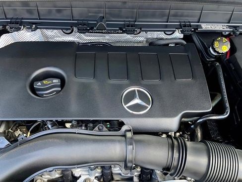 Used 2020 Mercedes-Benz GLB 250 4MATIC image 29