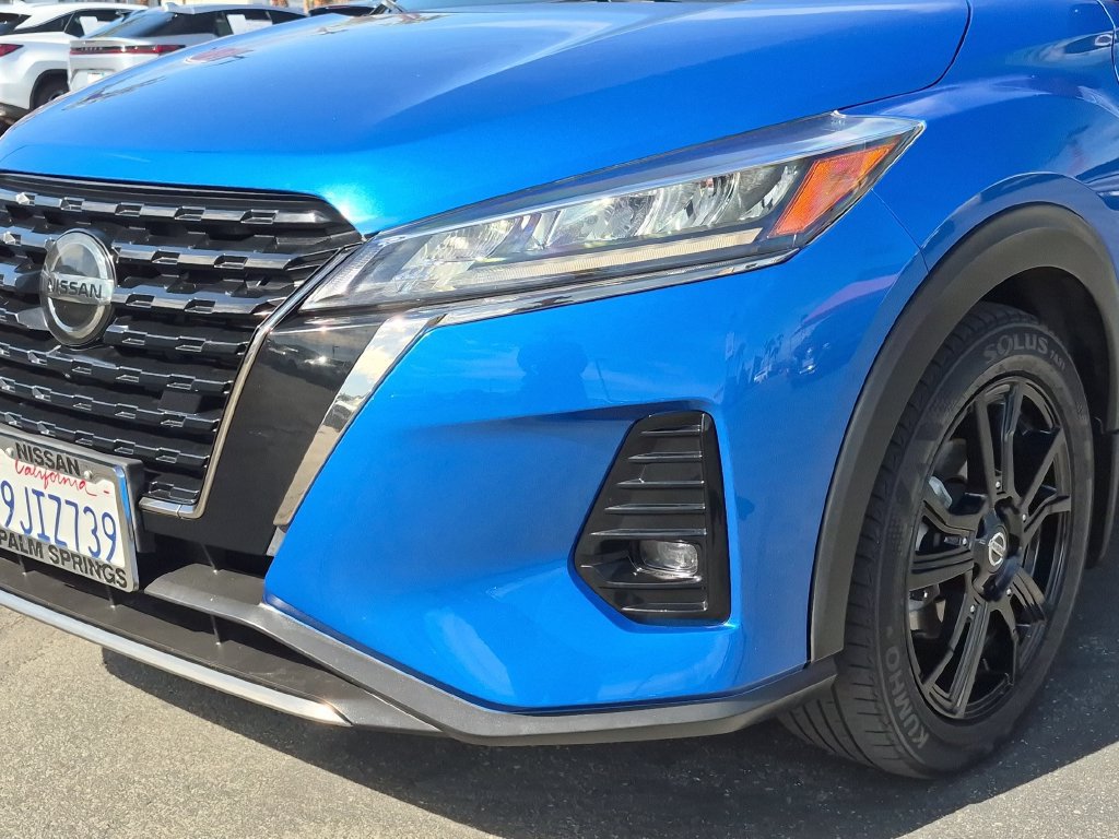 Used 2021 Nissan Kicks SR w/ Exterior Package FWD image 8
