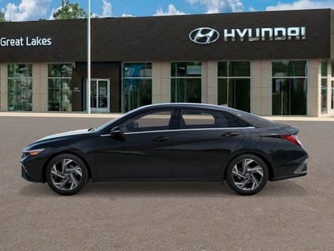 New 2026 Hyundai Elantra Limited FWD image 3