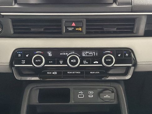 Used 2023 Honda Pilot Elite image 21