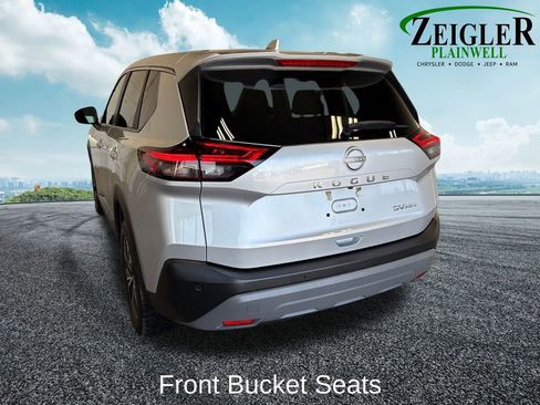 Used 2022 Nissan Rogue SV image 6