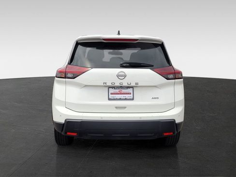 Used 2024 Nissan Rogue S AWD/4WD image 5
