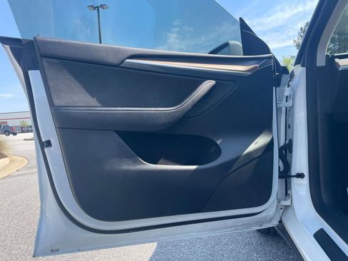 Used 2023 Tesla Model Y Performance AWD/4WD image 10