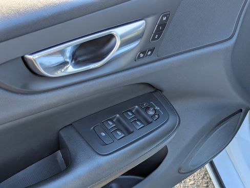 Used 2024 Volvo S60 B5 Core image 11