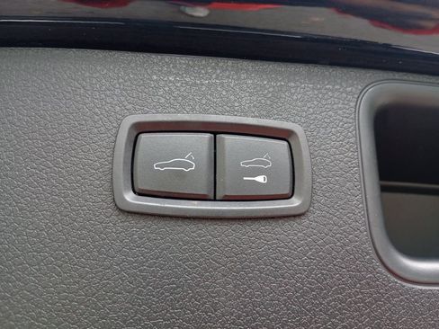 Used 2021 Porsche Macan image 14