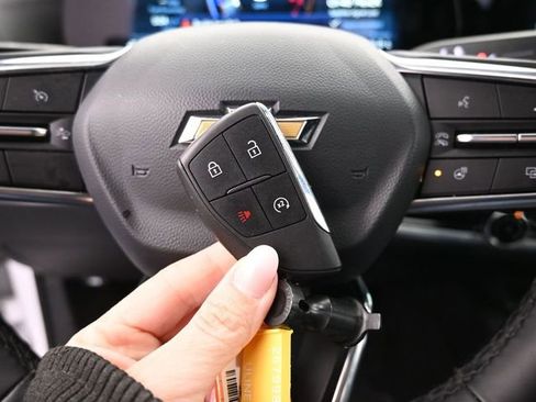 Used 2025 Chevrolet Equinox LT image 34