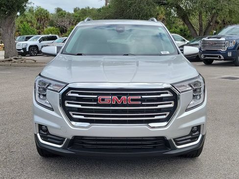 Used 2022 GMC Terrain SLT w/ LPO, Floor Liner Package FWD image 2