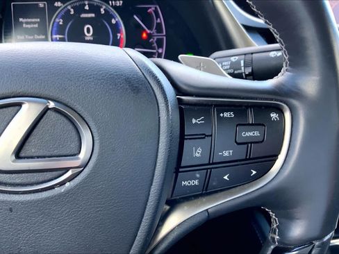 Used 2019 Lexus ES 350 w/ Luxury Package image 24