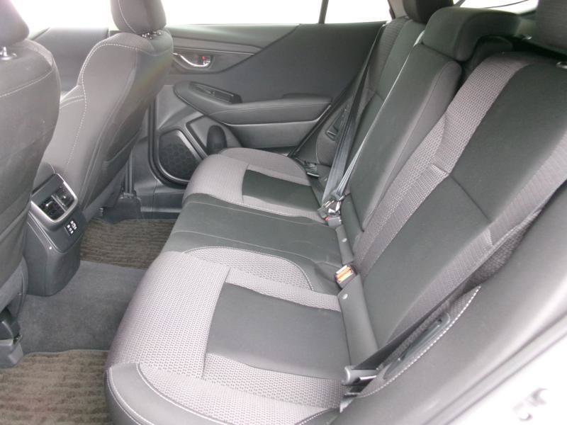 Used 2025 Subaru Outback Premium AWD/4WD image 10