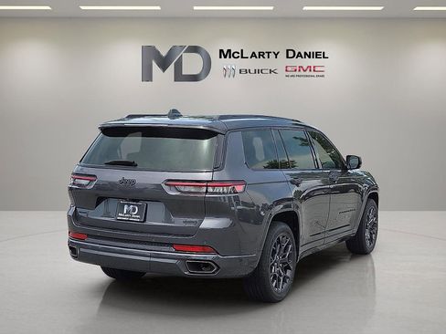 Used 2024 Jeep Grand Cherokee L Summit w/ High Altitude Package AWD/4WD image 5