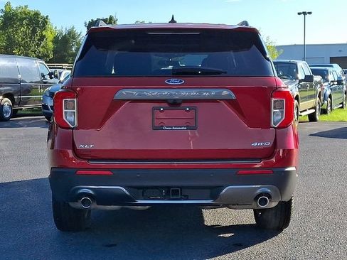 Used 2023 Ford Explorer XLT w/ Equipment Group 202A AWD/4WD image 8