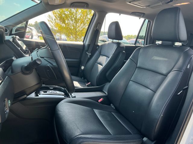 Used 2022 Honda Pilot Touring image 12