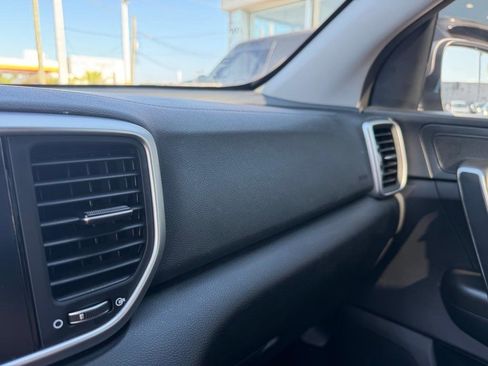 Used 2022 Kia Sportage LX FWD image 22