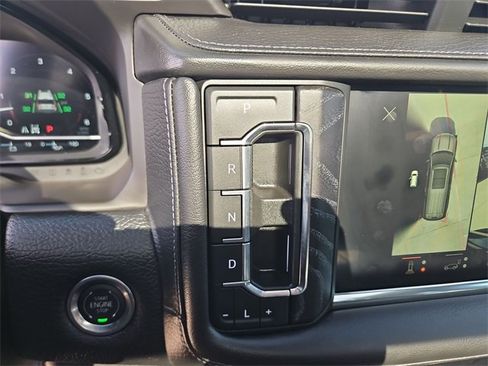 Used 2024 GMC Yukon Denali w/ Advanced Technology Package image 16