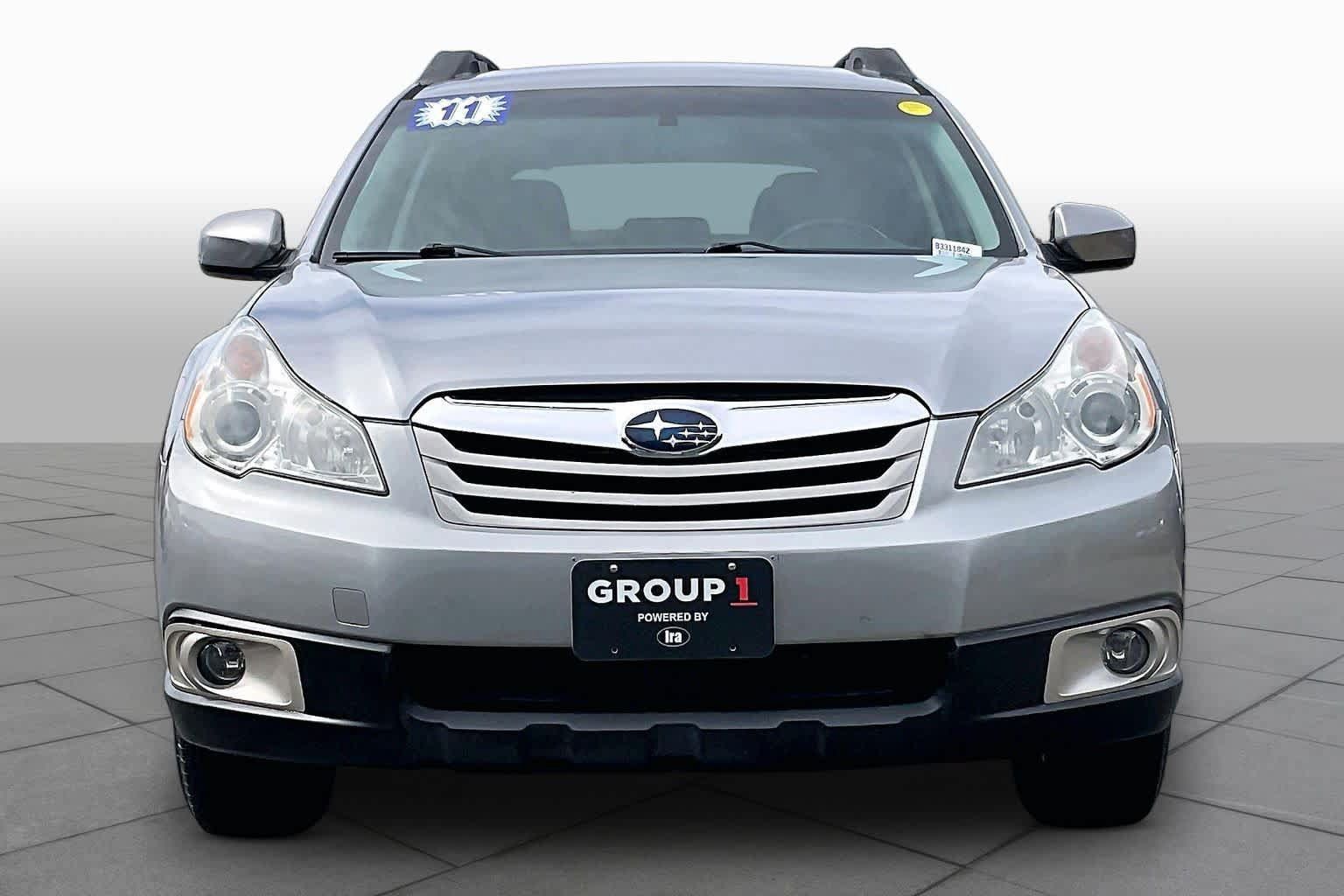 Used 2011 Subaru Outback 2.5i Premium w/ All-Weather Pkg AWD/4WD image 3