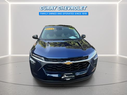 Used 2024 Chevrolet Trax LS FWD image 3