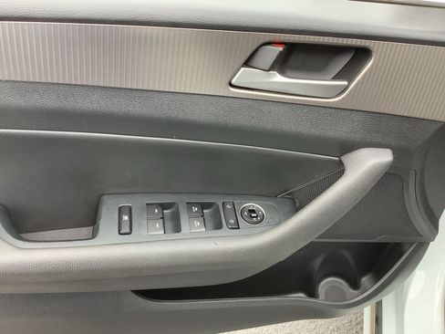 Used 2019 Hyundai Sonata Sport w/ Tech Package 03 FWD image 13