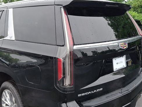 Certified 2023 Cadillac Escalade Premium Luxury AWD/4WD image 12