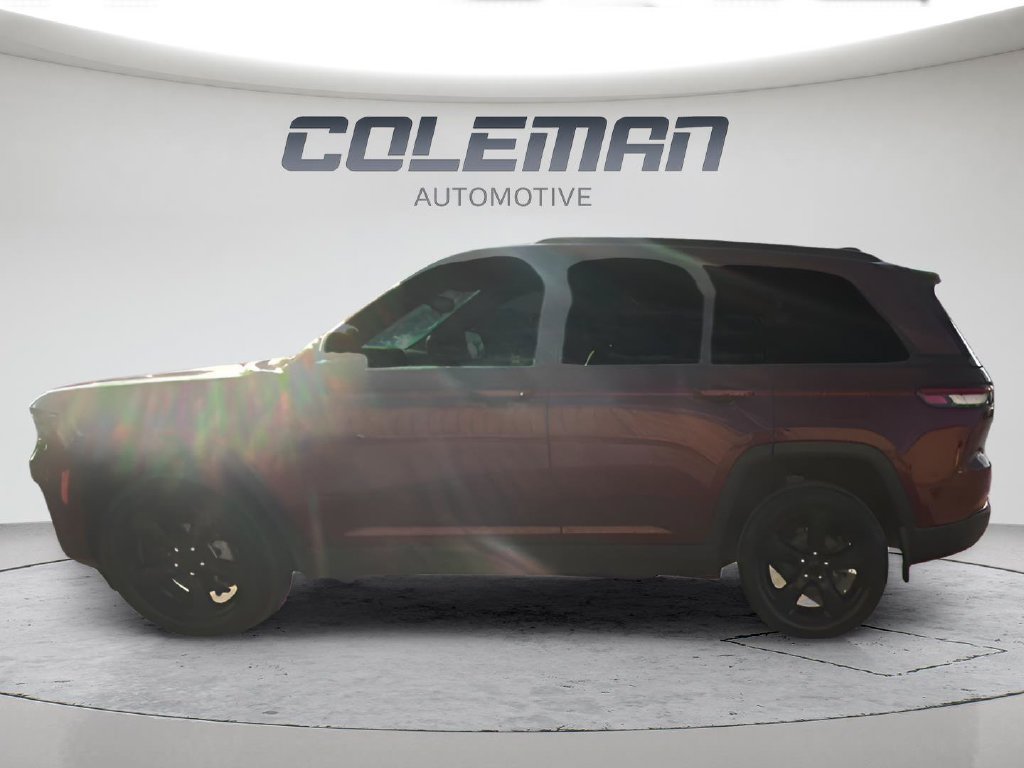 Used 2024 Jeep Grand Cherokee Limited w/ Black Appearance Package AWD/4WD image 23