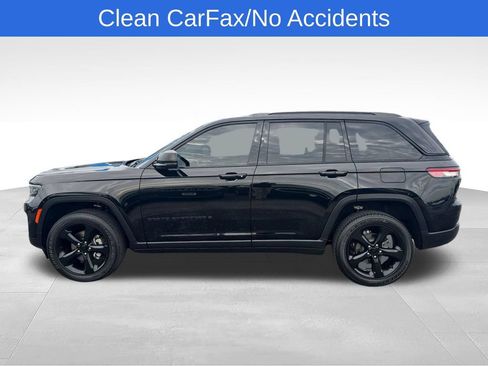 Used 2023 Jeep Grand Cherokee Altitude AWD/4WD image 2