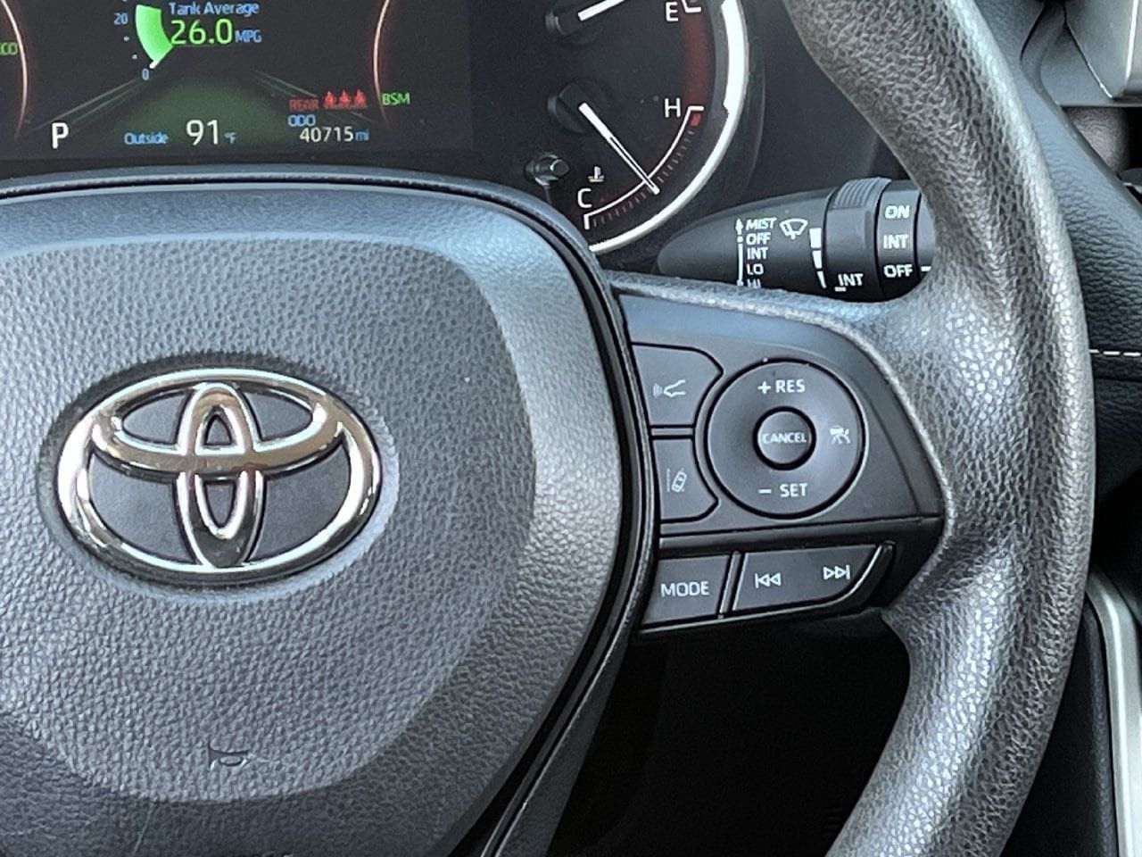 Used 2025 Toyota RAV4 XLE AWD/4WD image 14